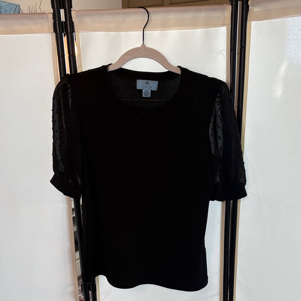 CeCe Black Puff Dot Sleeve Short Sleeve Top